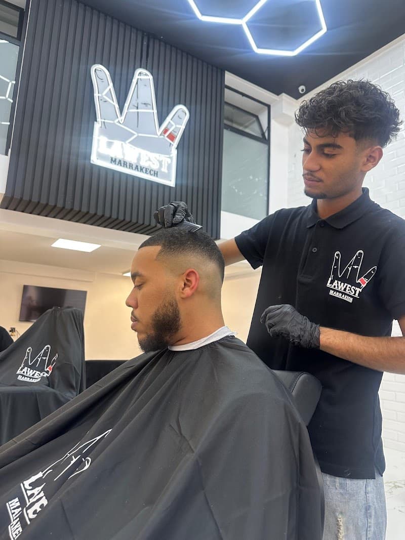 OZAR (Lawest) - Salon de coiffure, barber dégradé à l'américaine, taper & coupe Afro | Coiffeur Brushing Femme & Nails