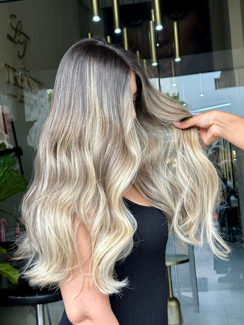 The Trendy Lounge - Salon de Coiffure, Beauté & Bien-être - Anfa racine - Casablanca